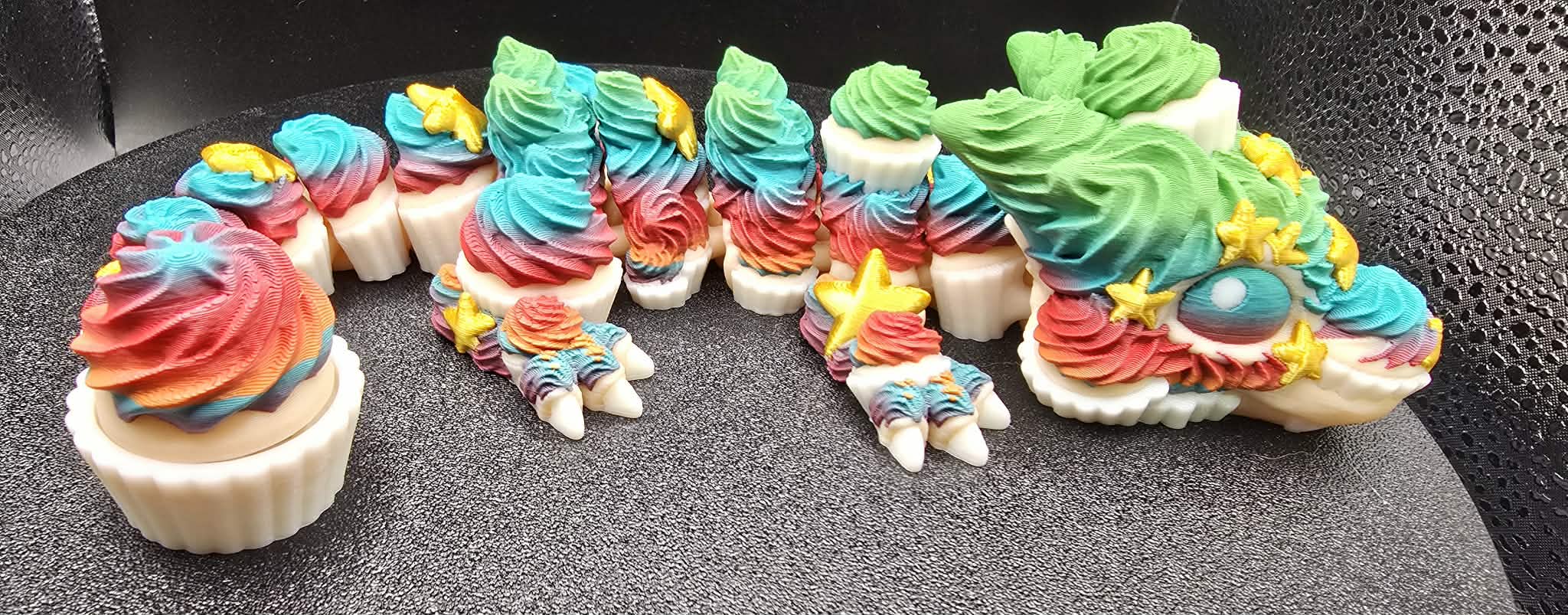 Short cupcake birthday Dragon
