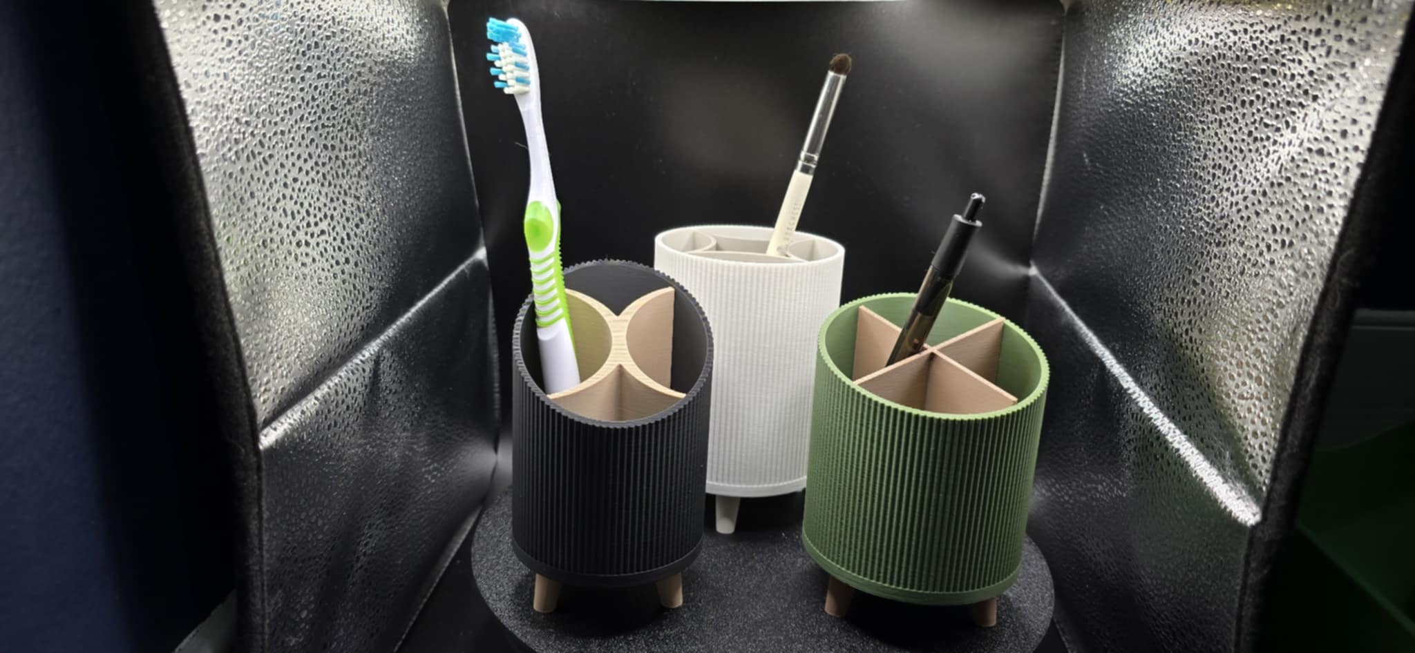 Make-up brushes holder, pen holder, toothbrush/toothpaste holder